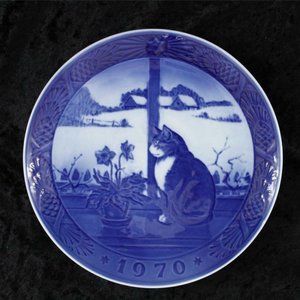 Cat and Christmas Rose 1970, Royal Copenhagen Perfect cond.